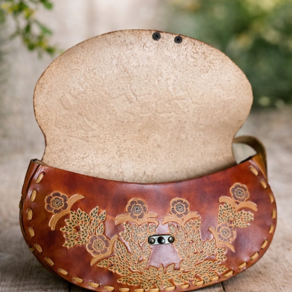 ONE OF A KIND Vintage 70s Hand-Tooled Leather Saddle Bag | Boho Floral Crossbody - Picture 4 of 15